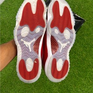Jordan 11 Cherry